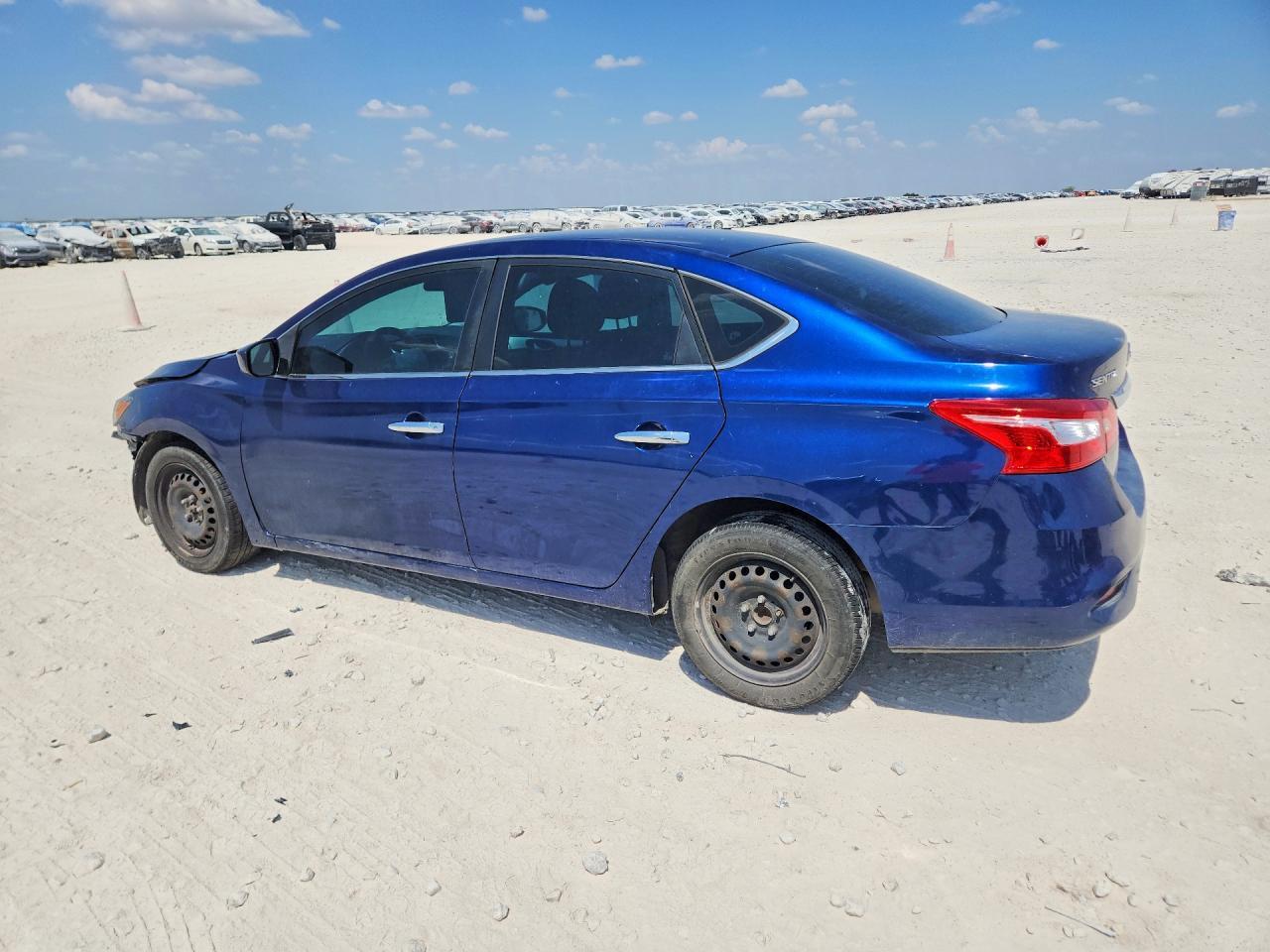 2018 Nissan Sentra S - Фото 2