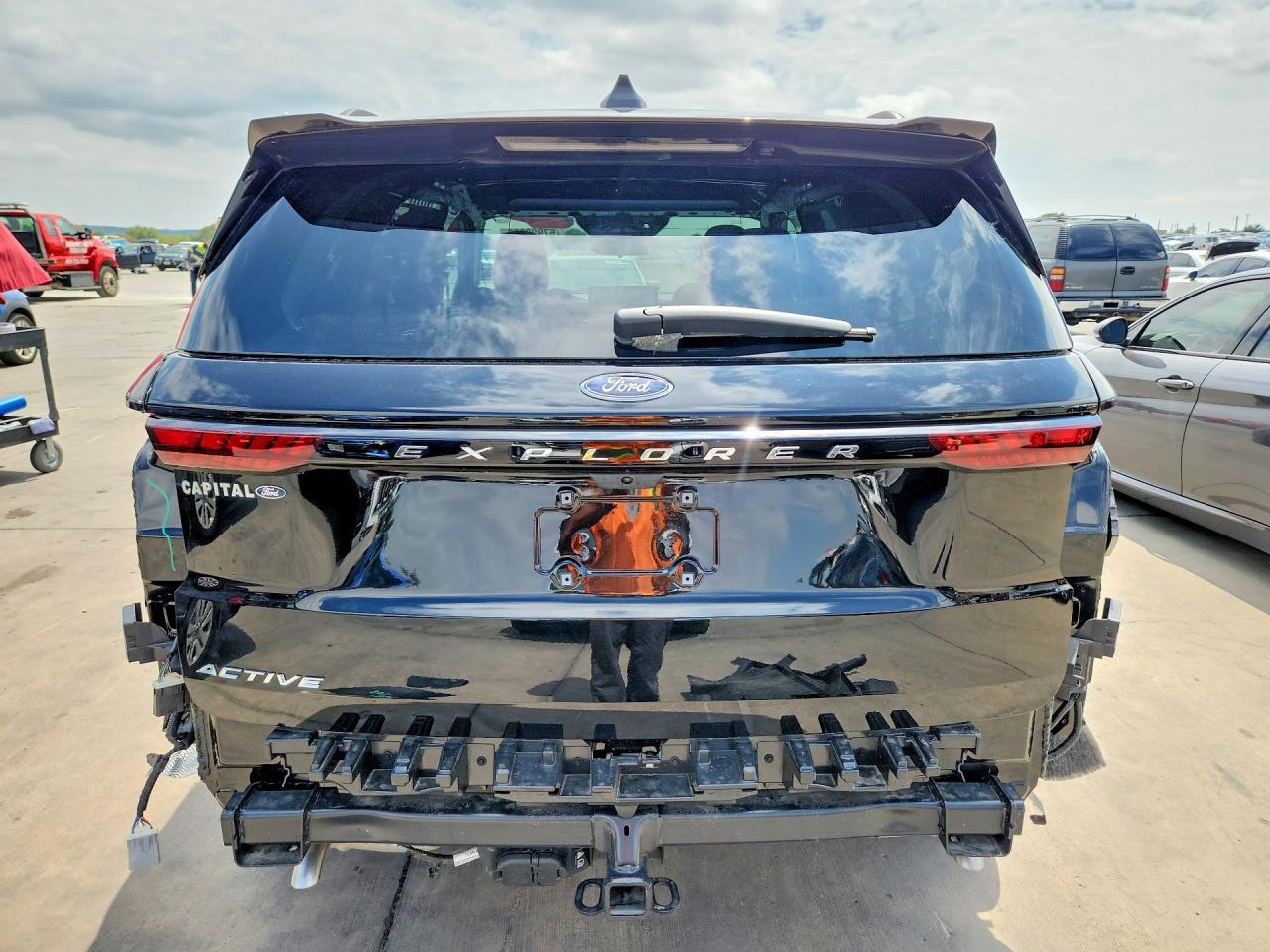 2026 Ford Explorer Active - Image 6