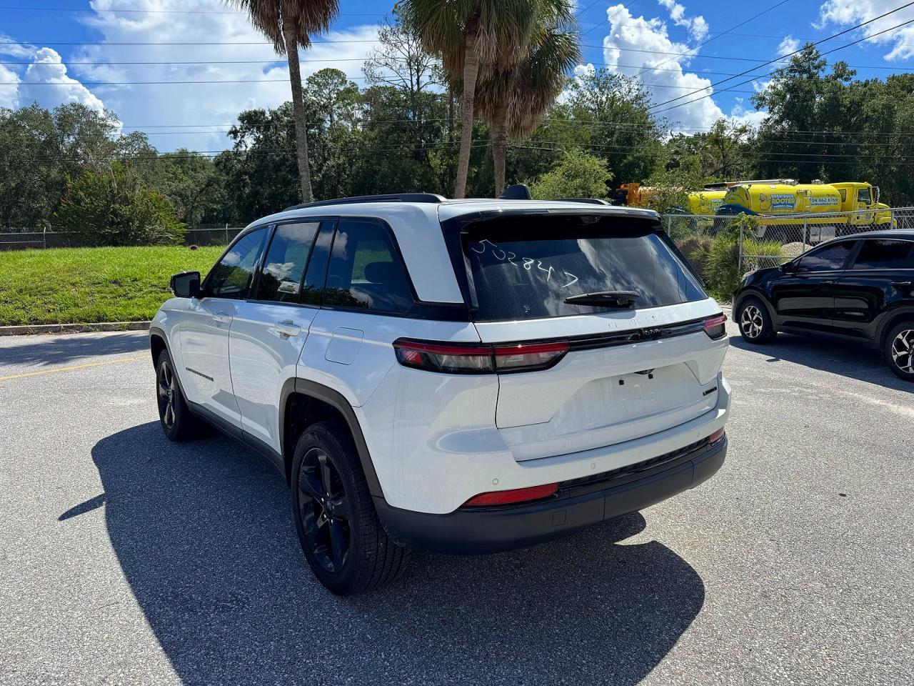 2023 Jeep Grand Cherokee Limited - Фото 3