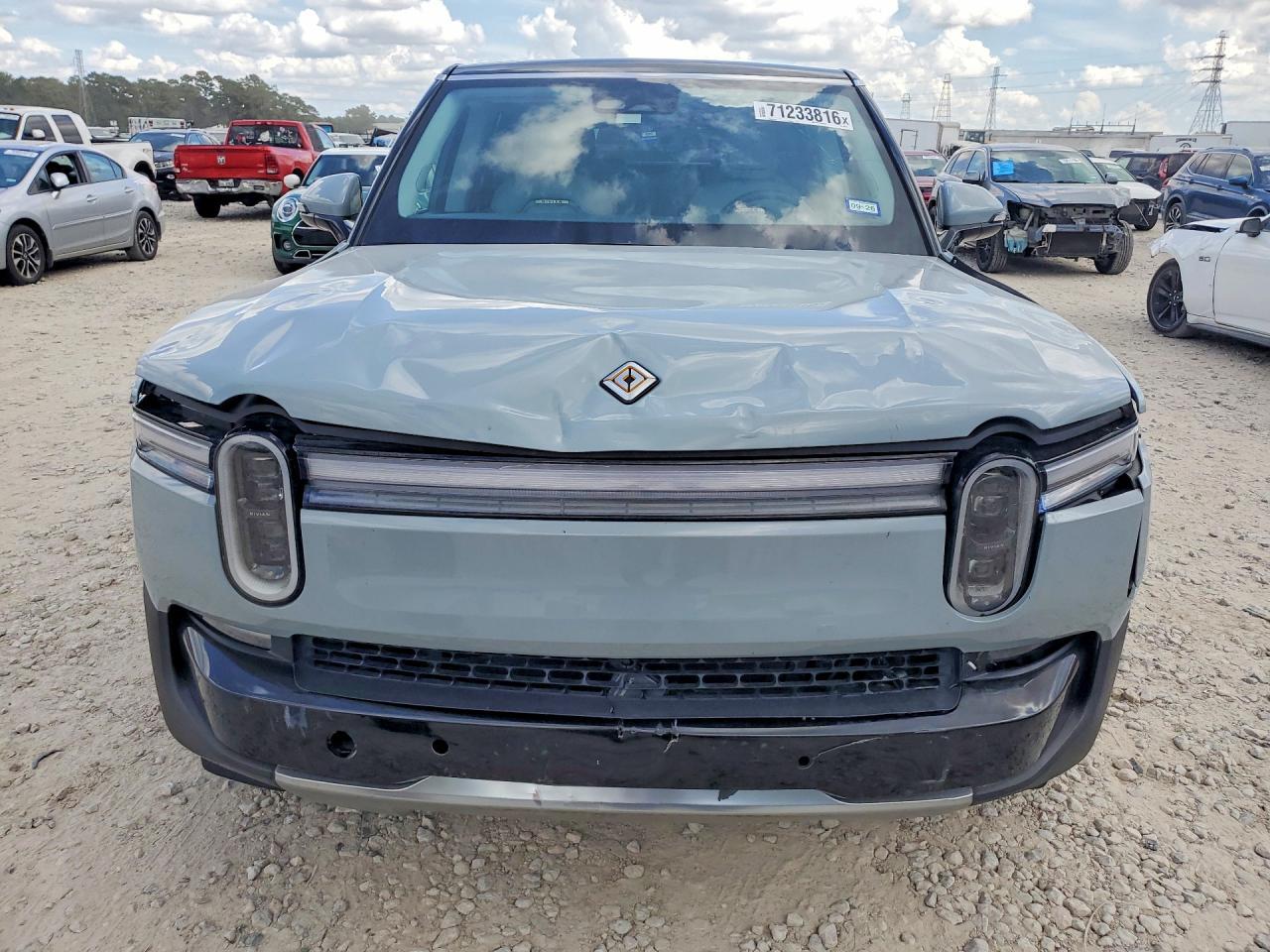 2025 Rivian R1S Adventure - Image 5