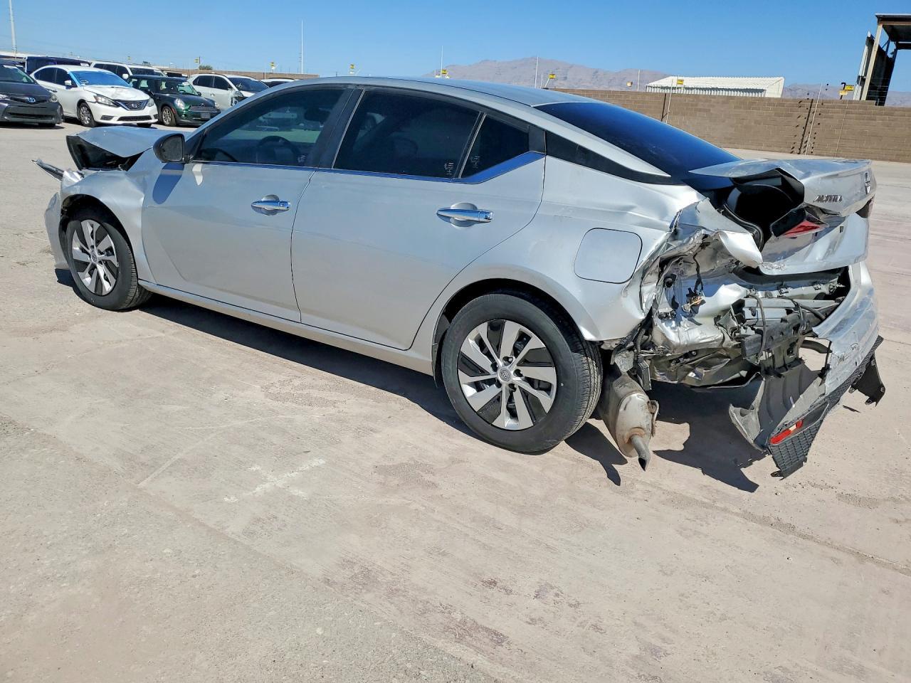 2024 Nissan Altima S - Фото 2