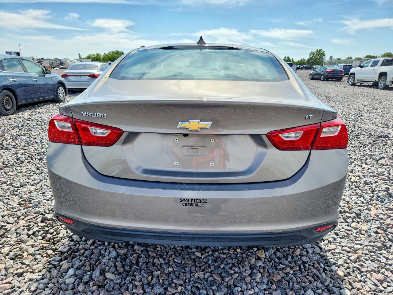 2017 Chevrolet Malibu Lt - Фото 6