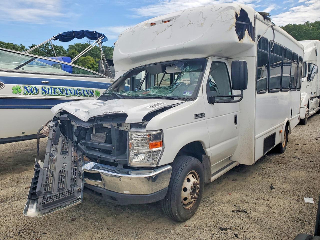 2019 Ford Econoline E350 Super Duty Cutaway Van - Фото 3