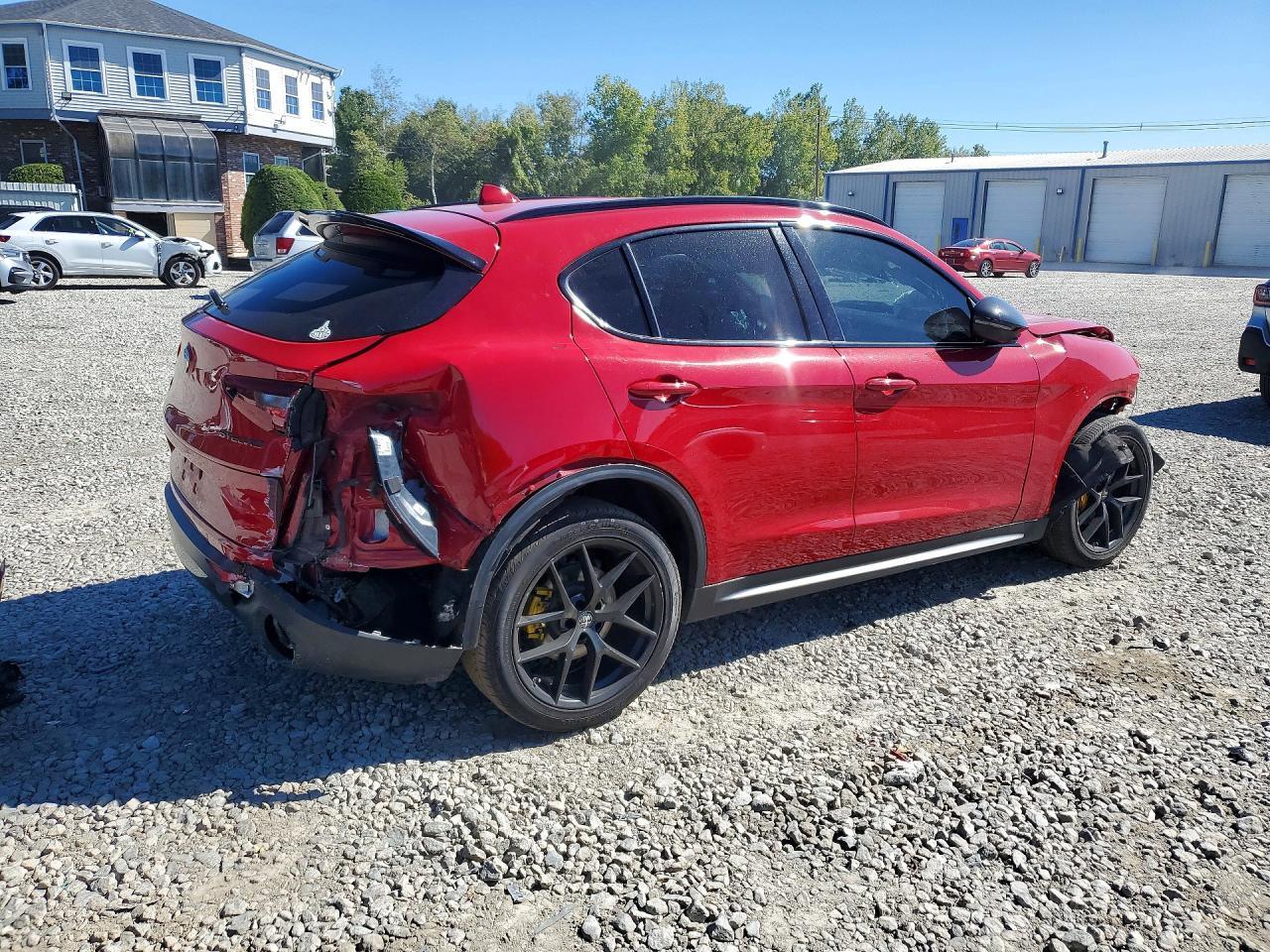 2020 Alfa Romeo Stelvio - Image 3