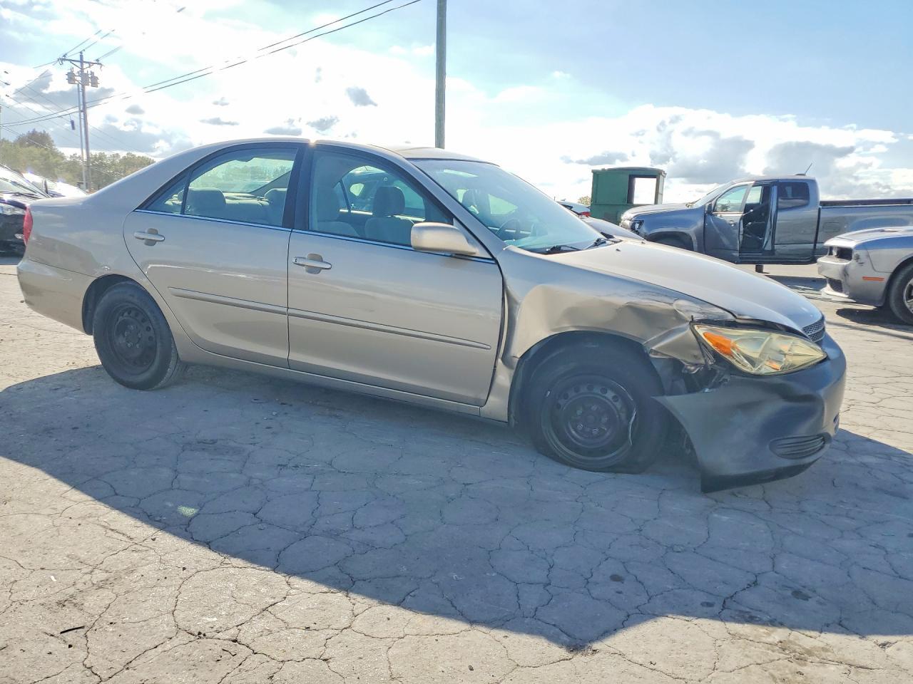 2004 Toyota Camry Le - Image 4