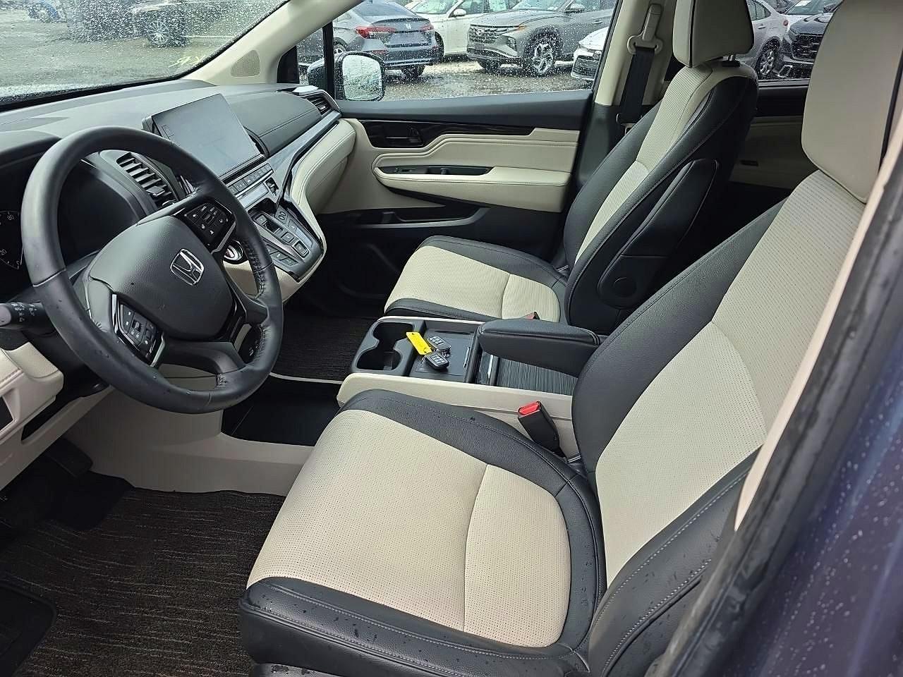 2025 Honda Odyssey Elite - Image 7
