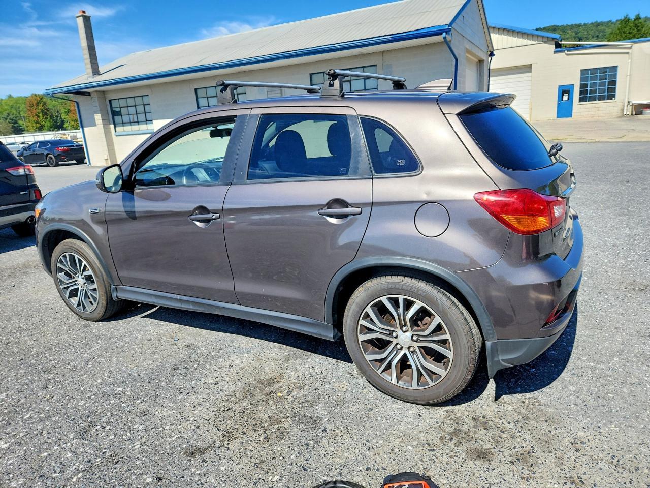 2018 Mitsubishi Outlander Sport Es - Image 2