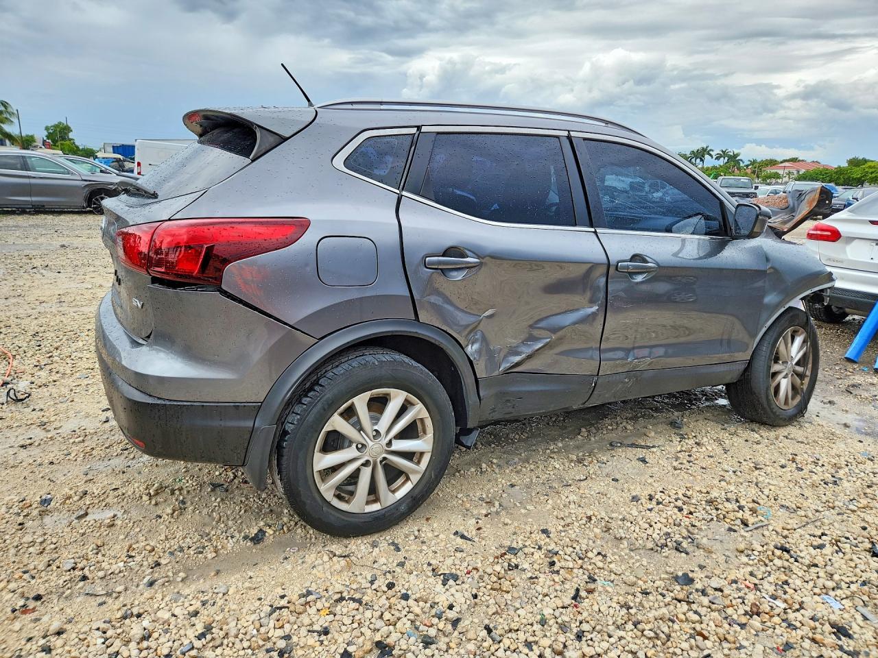 2017 Nissan Rogue Sport Sv - Image 3