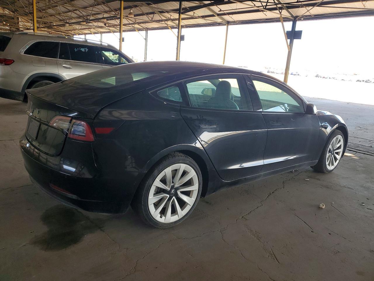 2022 Tesla Model 3 - Image 3