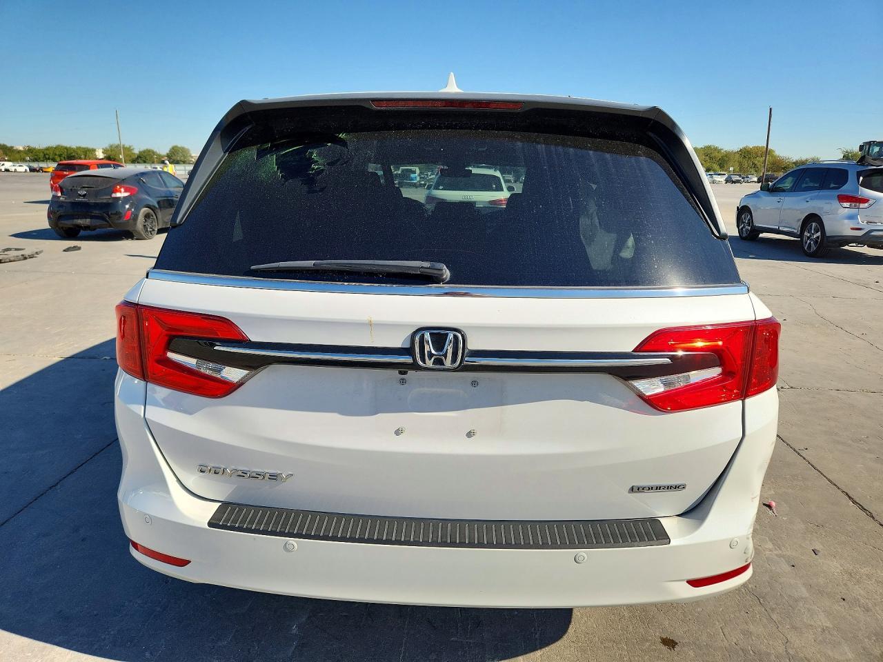 2024 Honda Odyssey Touring - Image 6