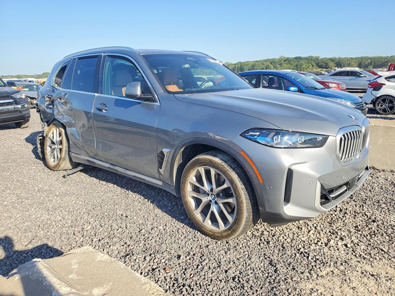 2025 BMW X5 xDrive40I - Image 4