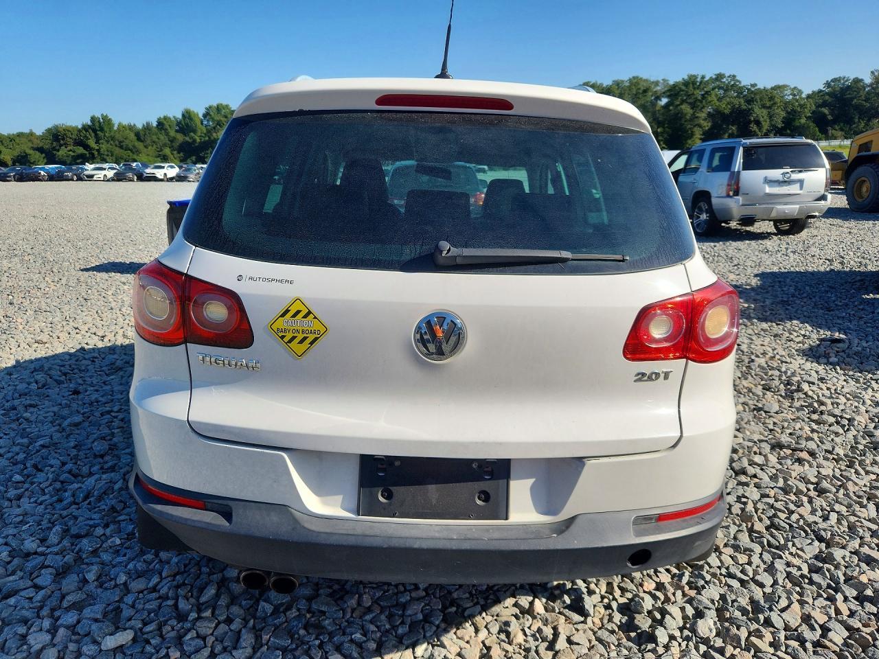 2011 Volkswagen Tiguan S - Image 6