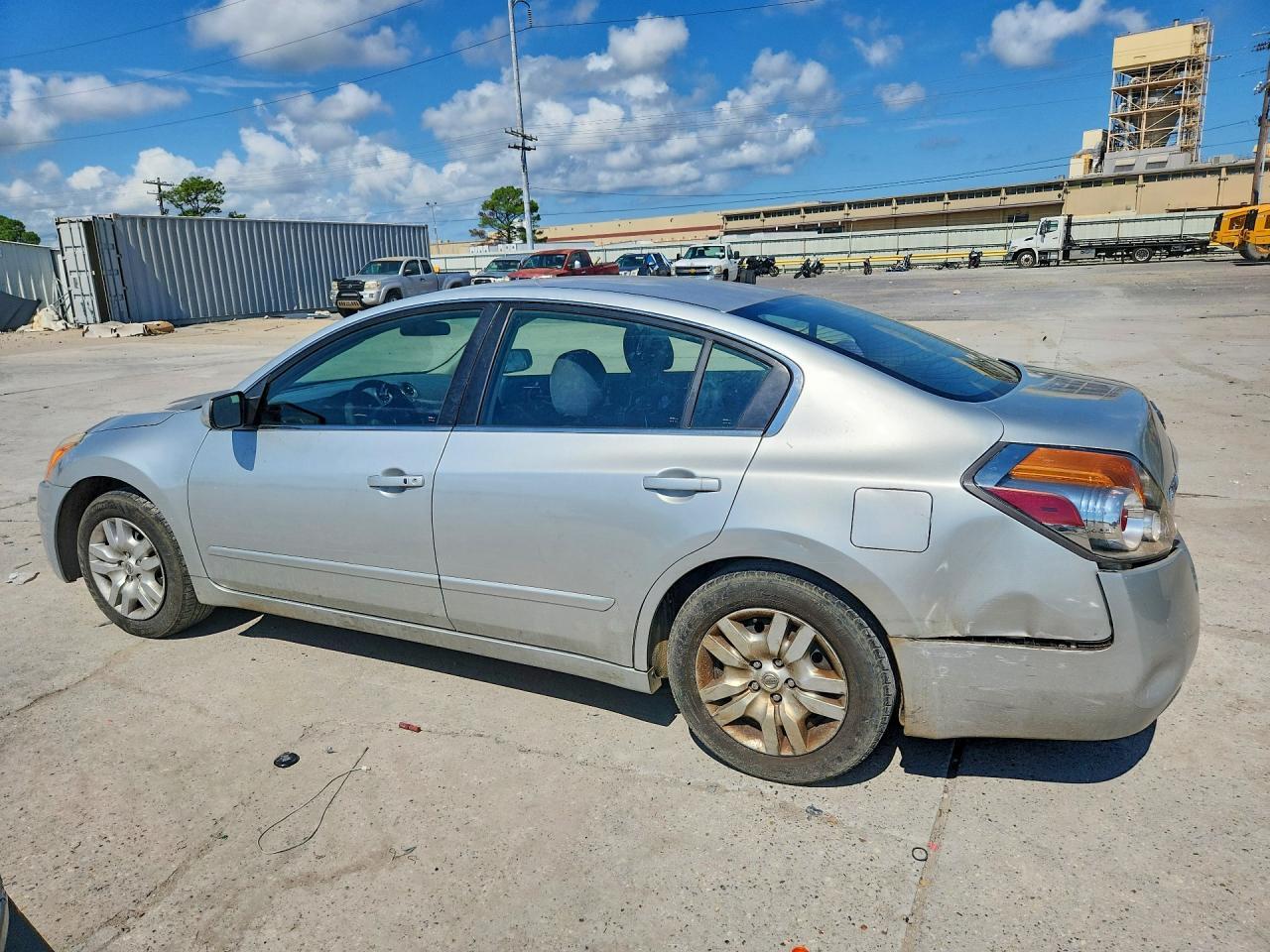 2012 Nissan Altima 2.5 - Image 2
