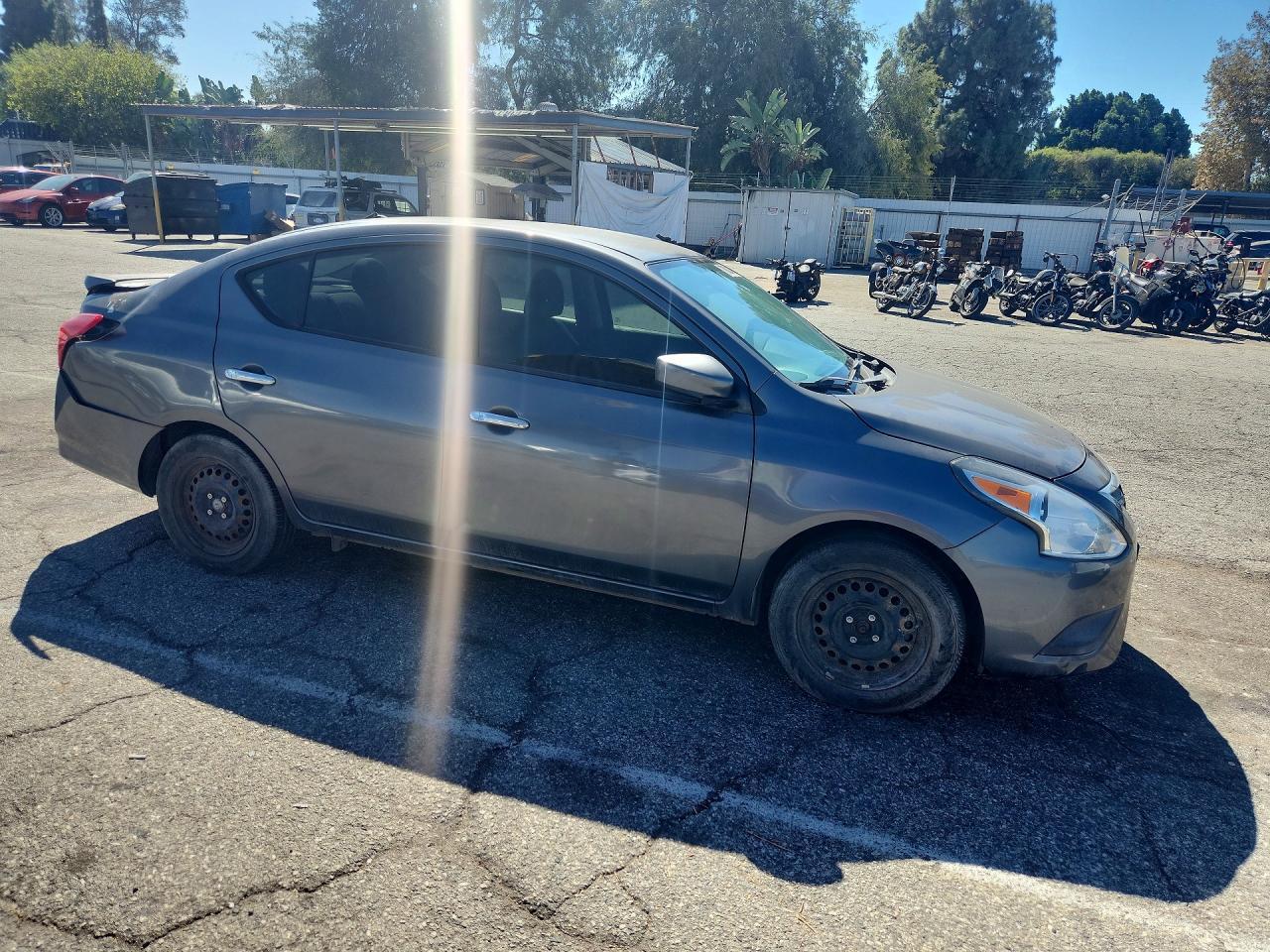 2018 Nissan Versa Sv - Фото 4