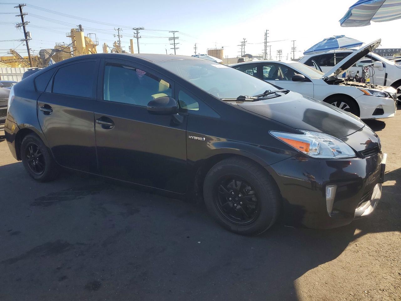 2014 Toyota Prius Two - Фото 4