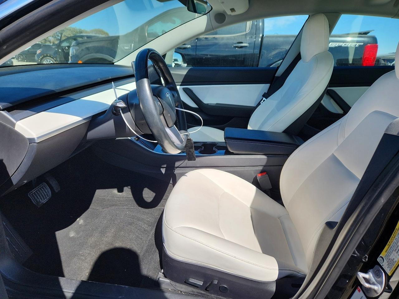 2018 Tesla Model 3 - Фото 7