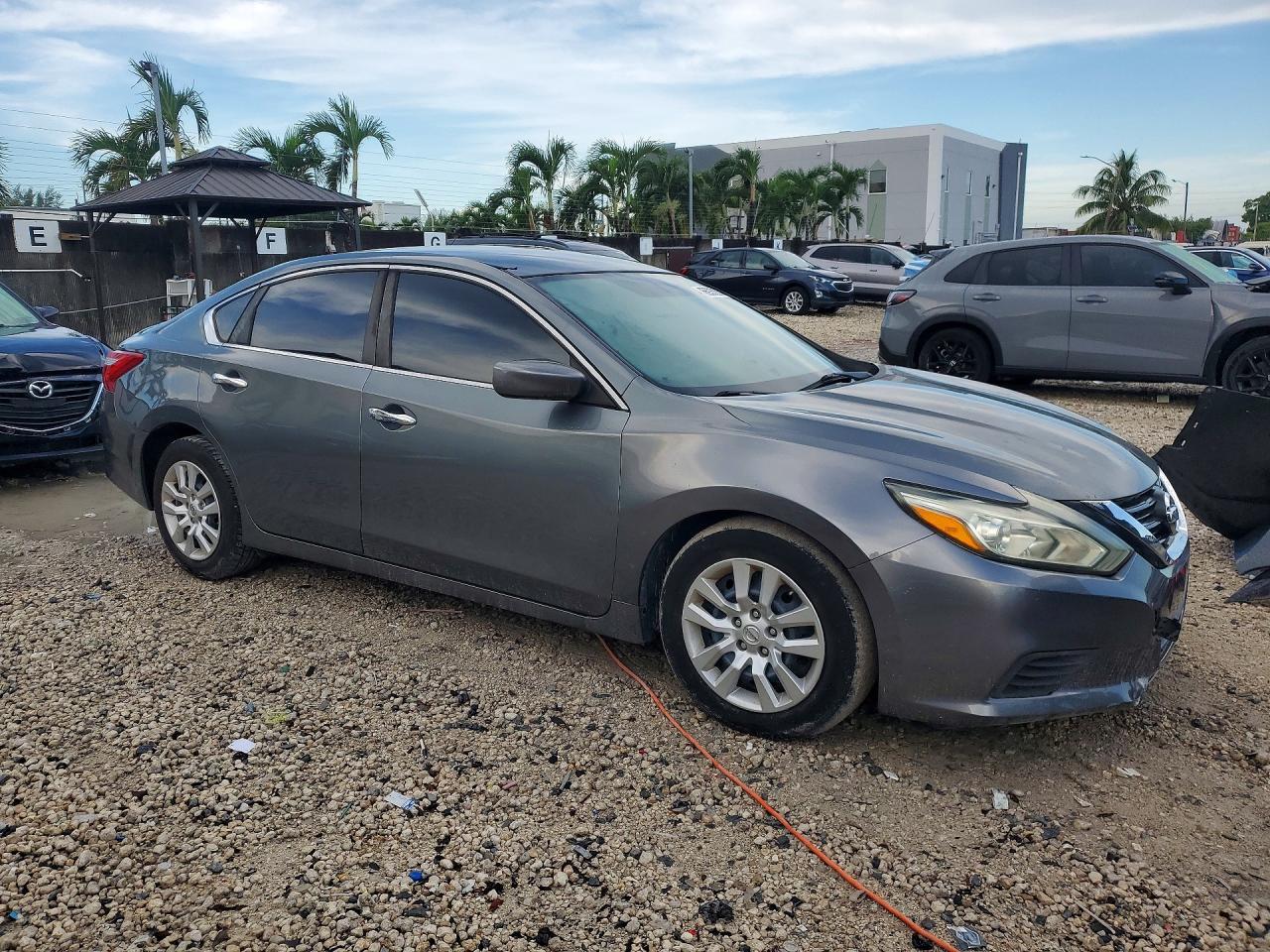 2017 Nissan Altima 2.5 S - Image 4