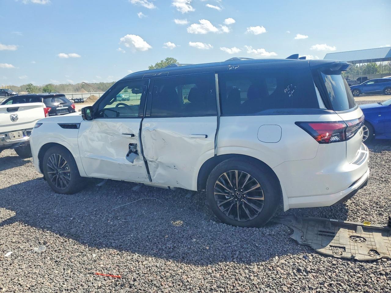 2026 Infiniti Qx80 Autograph - Image 2