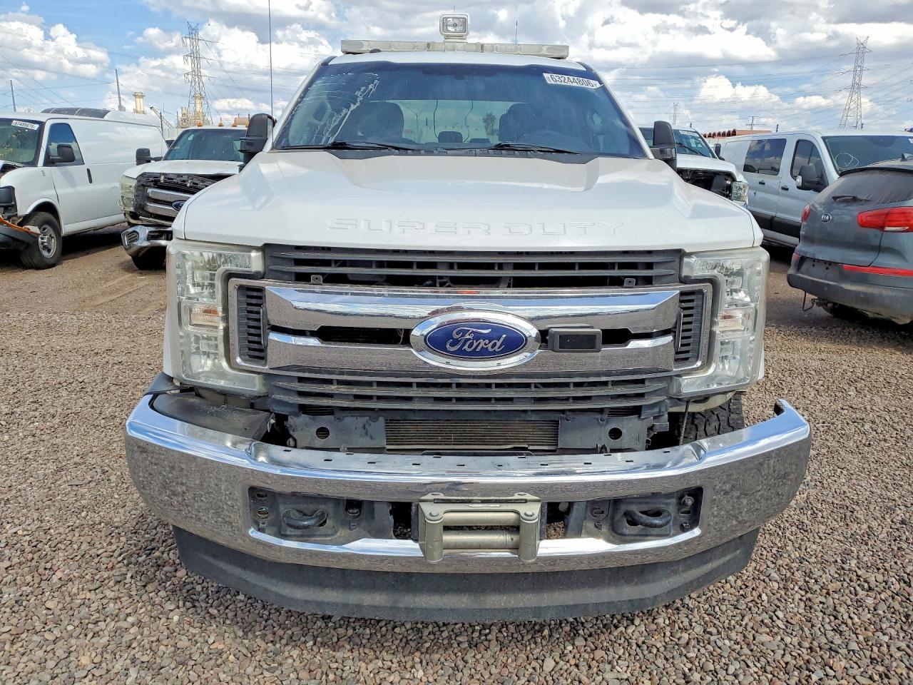 2017 Ford F250 Super Duty - Фото 5