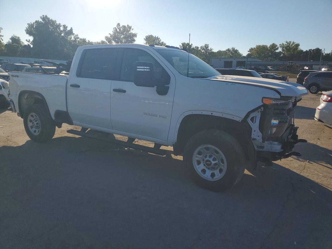 2024 Chevrolet Silverado K3500 - Image 4