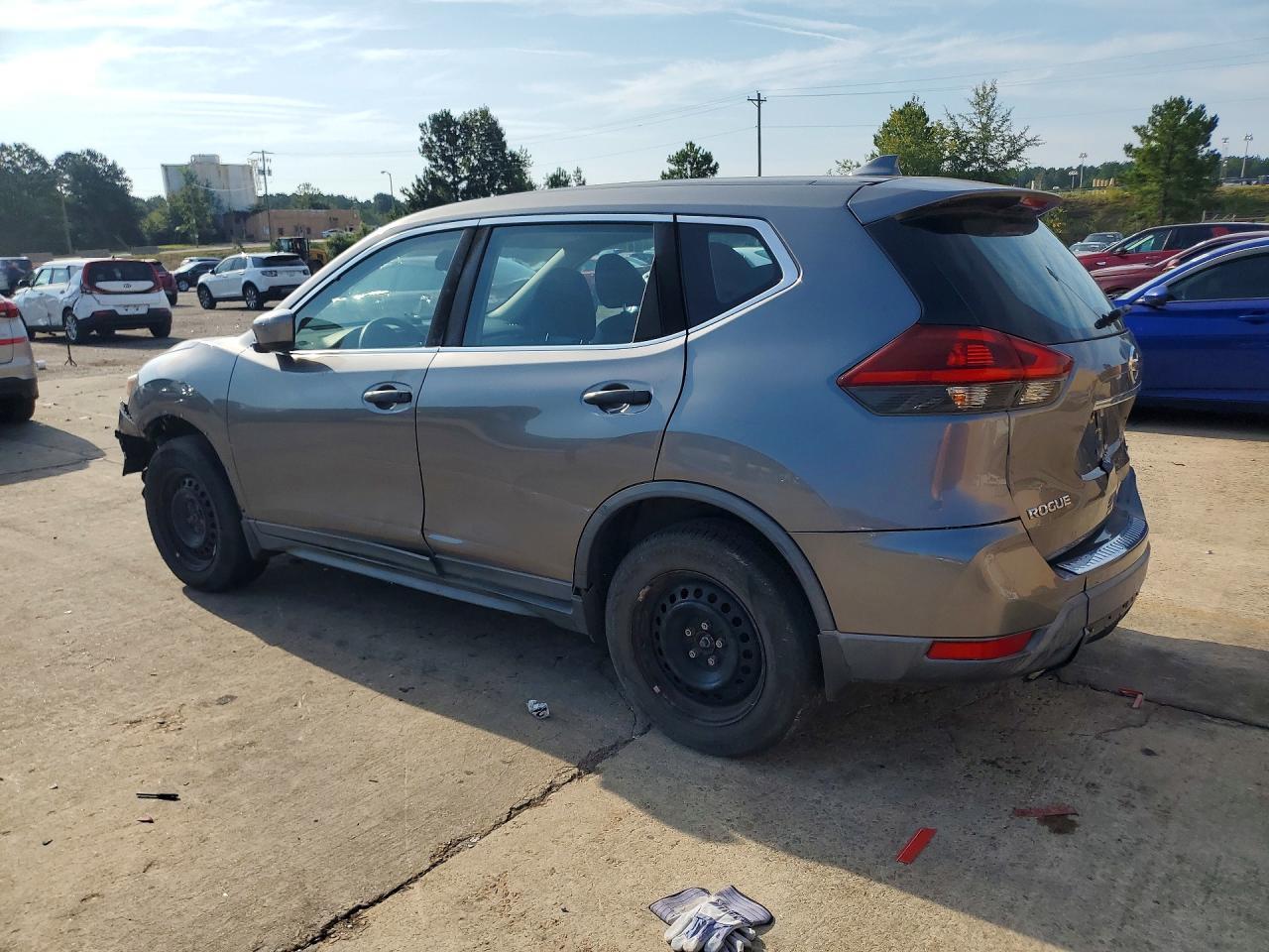 2019 Nissan Rogue S - Фото 2