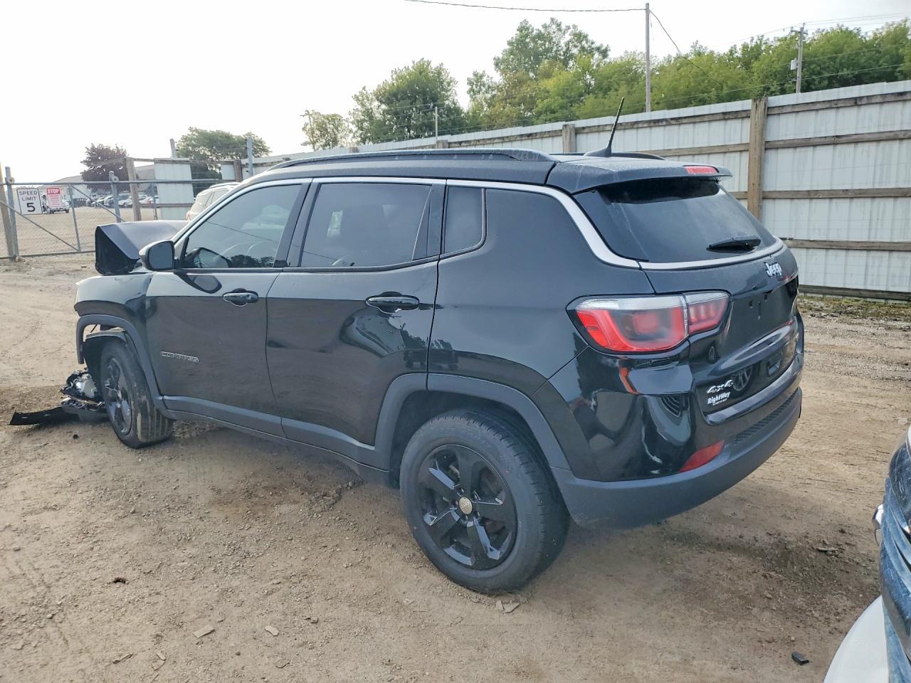 2019 Jeep Compass Latitude - Image 2