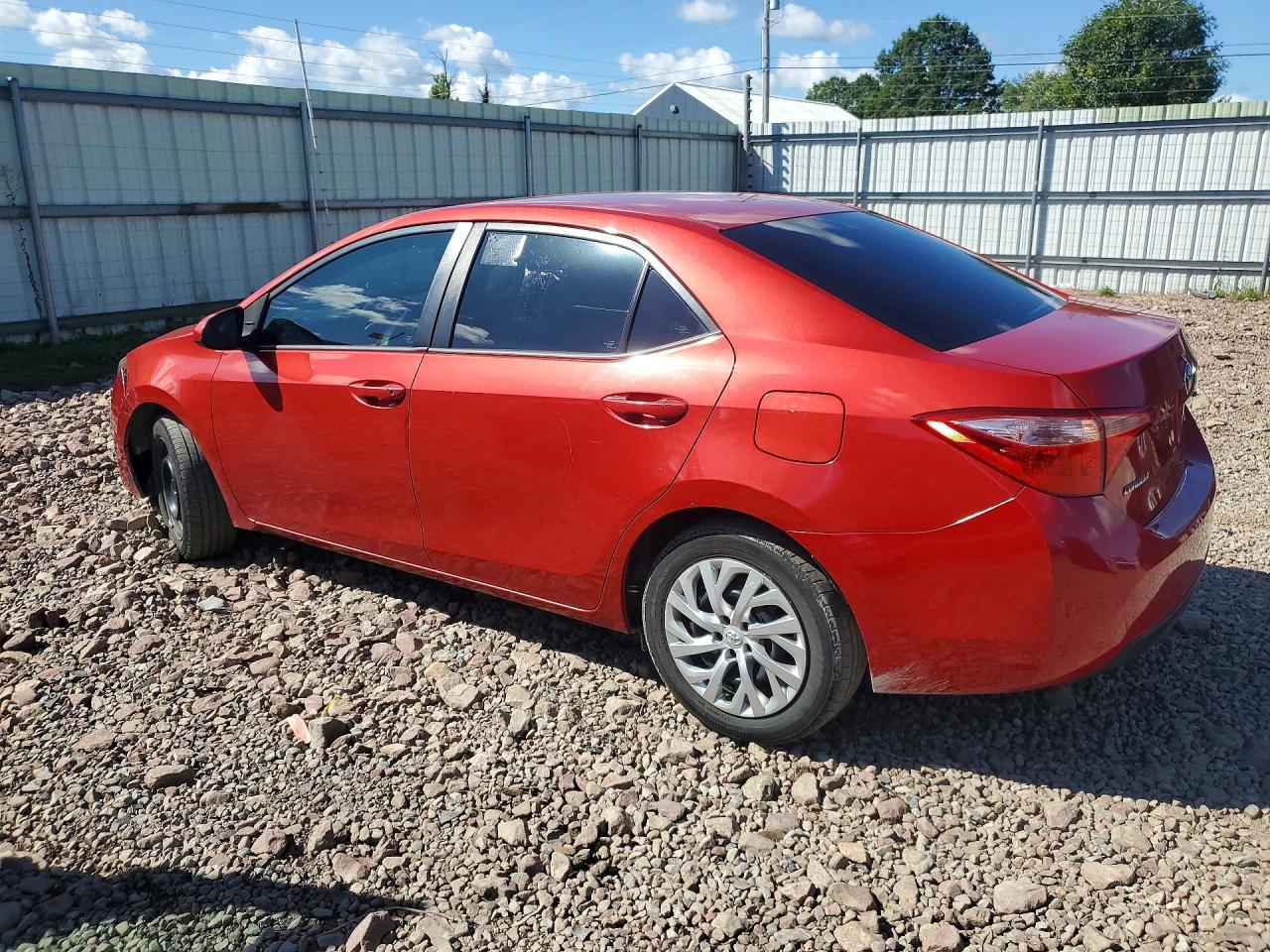 2019 Toyota Corolla Le - Фото 2