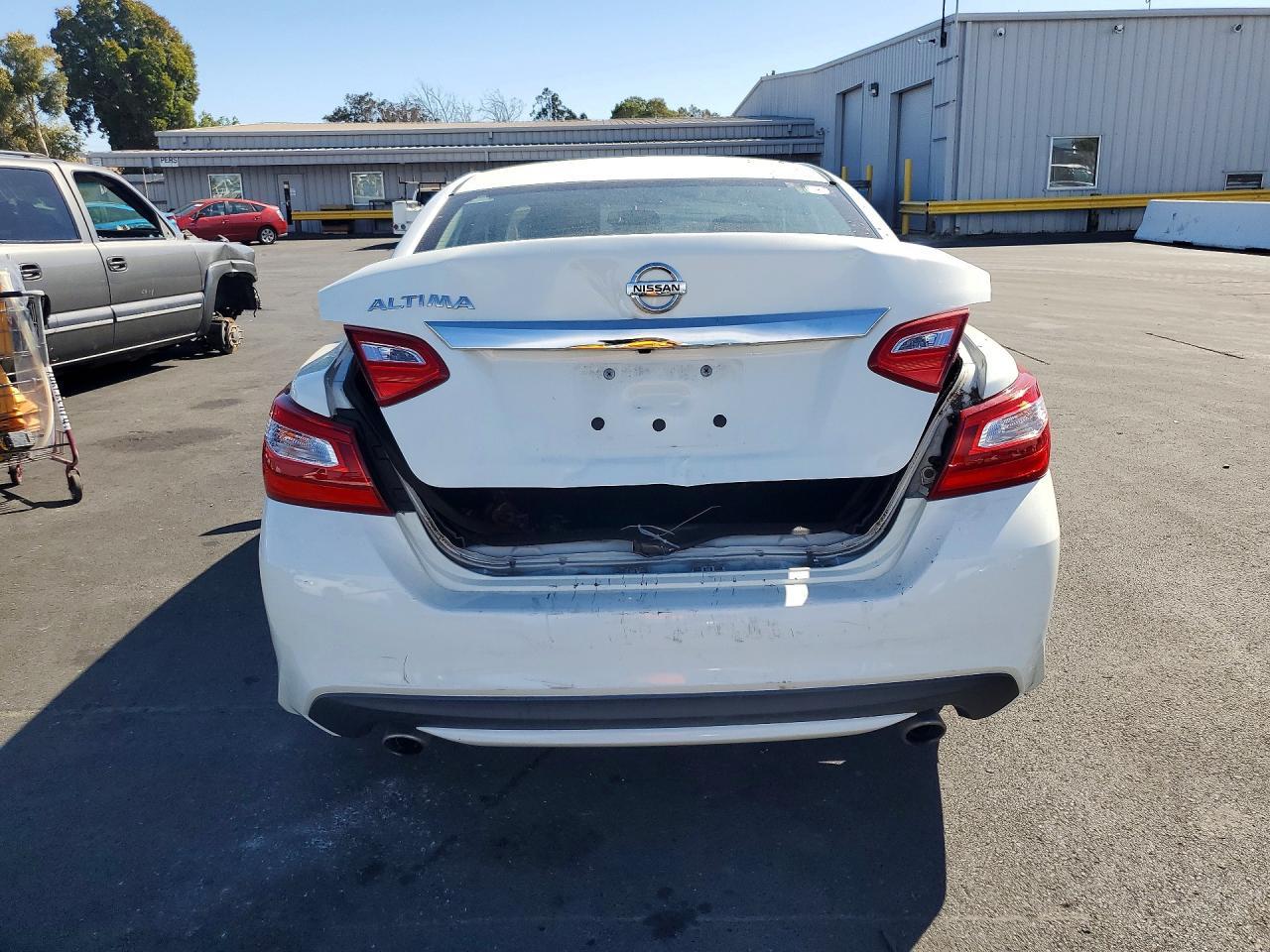 2017 Nissan Altima 2.5 S - Фото 6