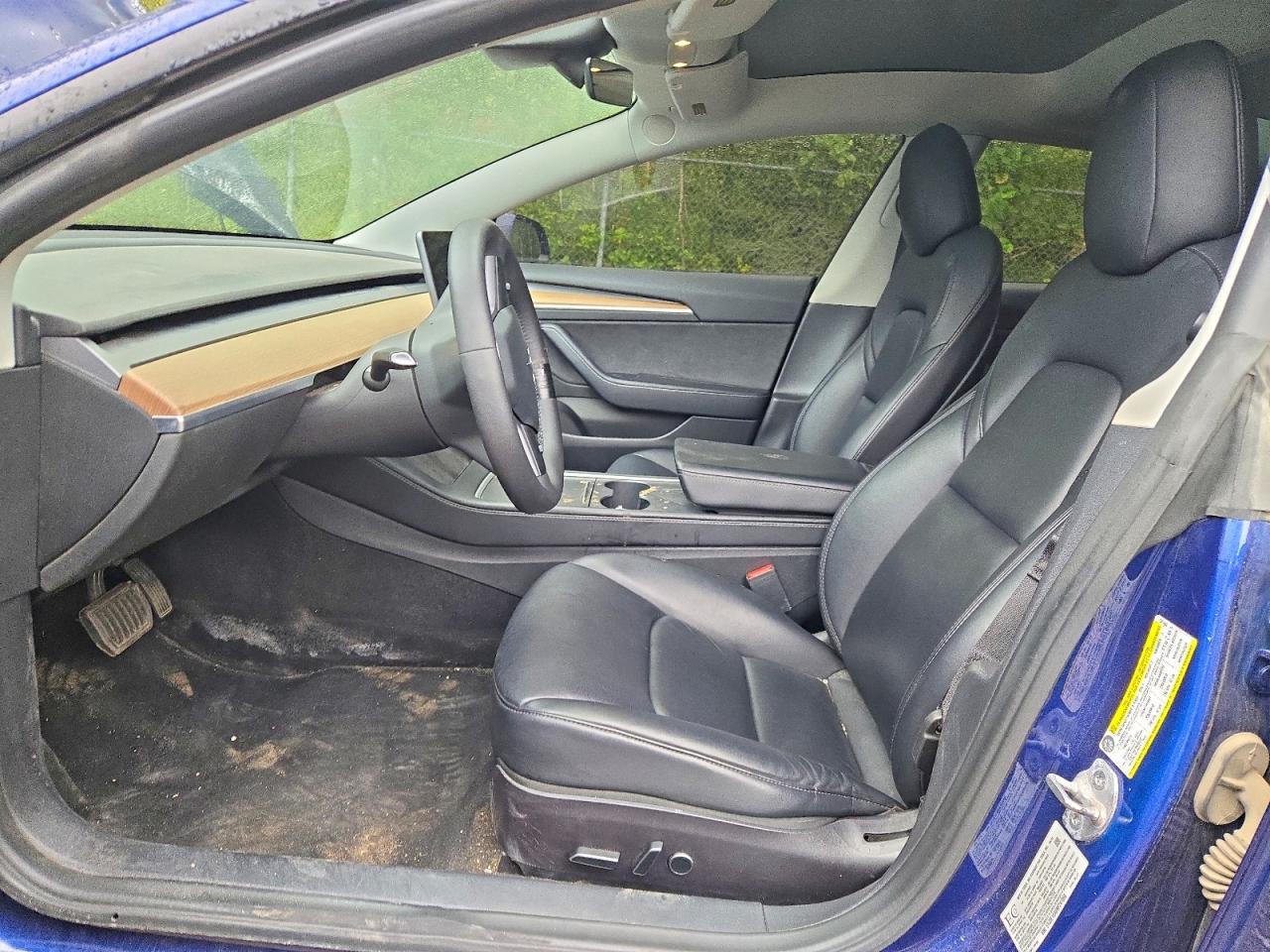 2022 Tesla Model 3 - Image 7
