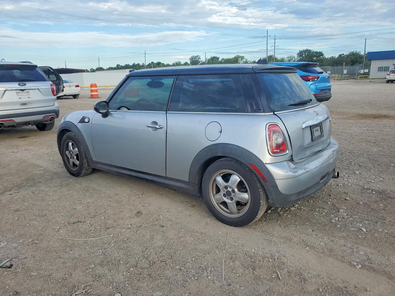 2009 Mini Cooper - Image 2