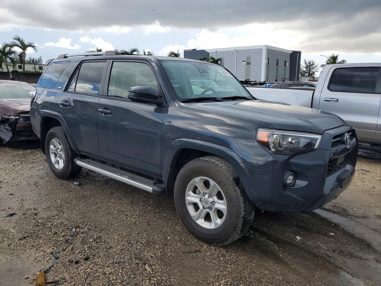 2024 Toyota 4Runner Sr5 - Image 4