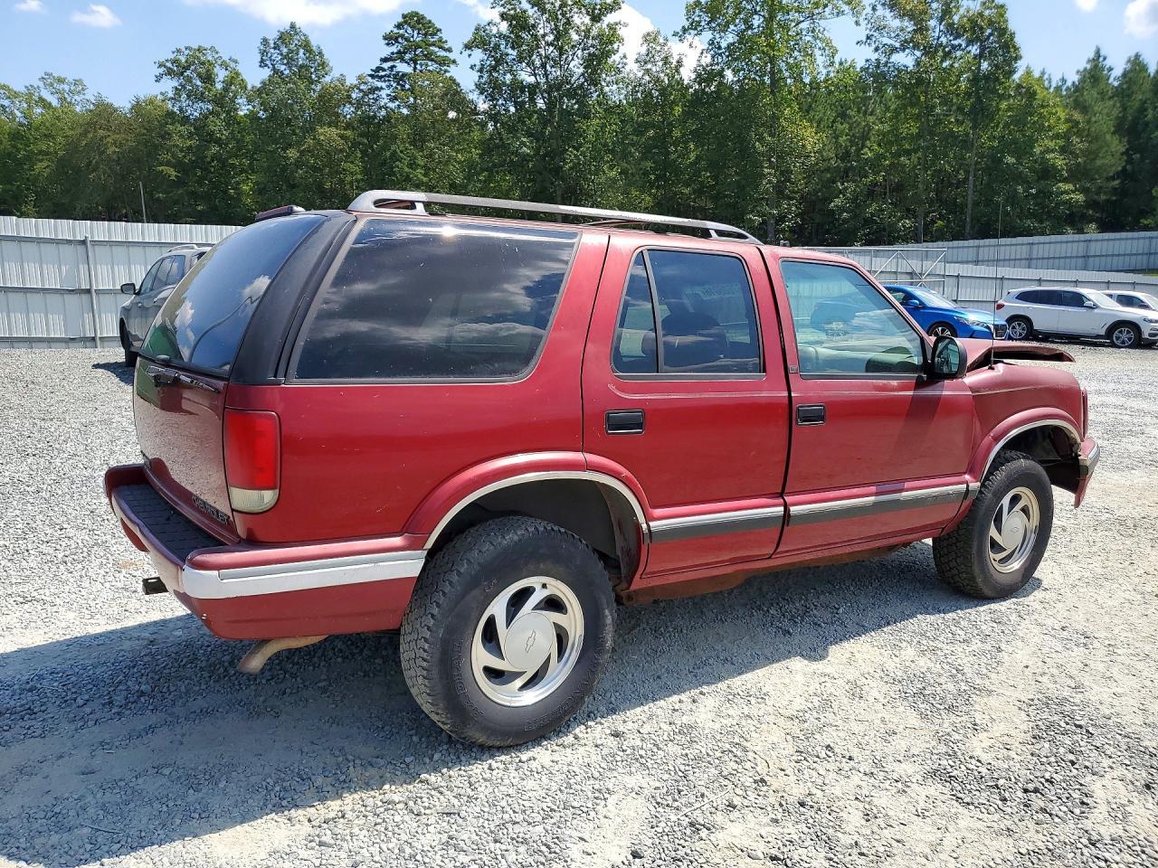 1997 Chevrolet Blazer - Image 3