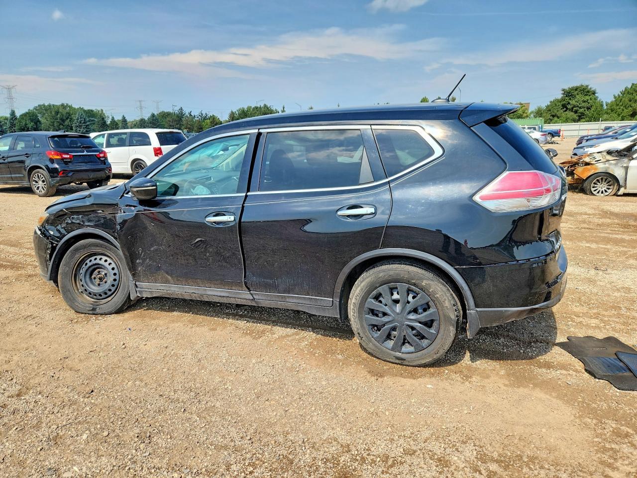 2015 Nissan Rogue S - Фото 2