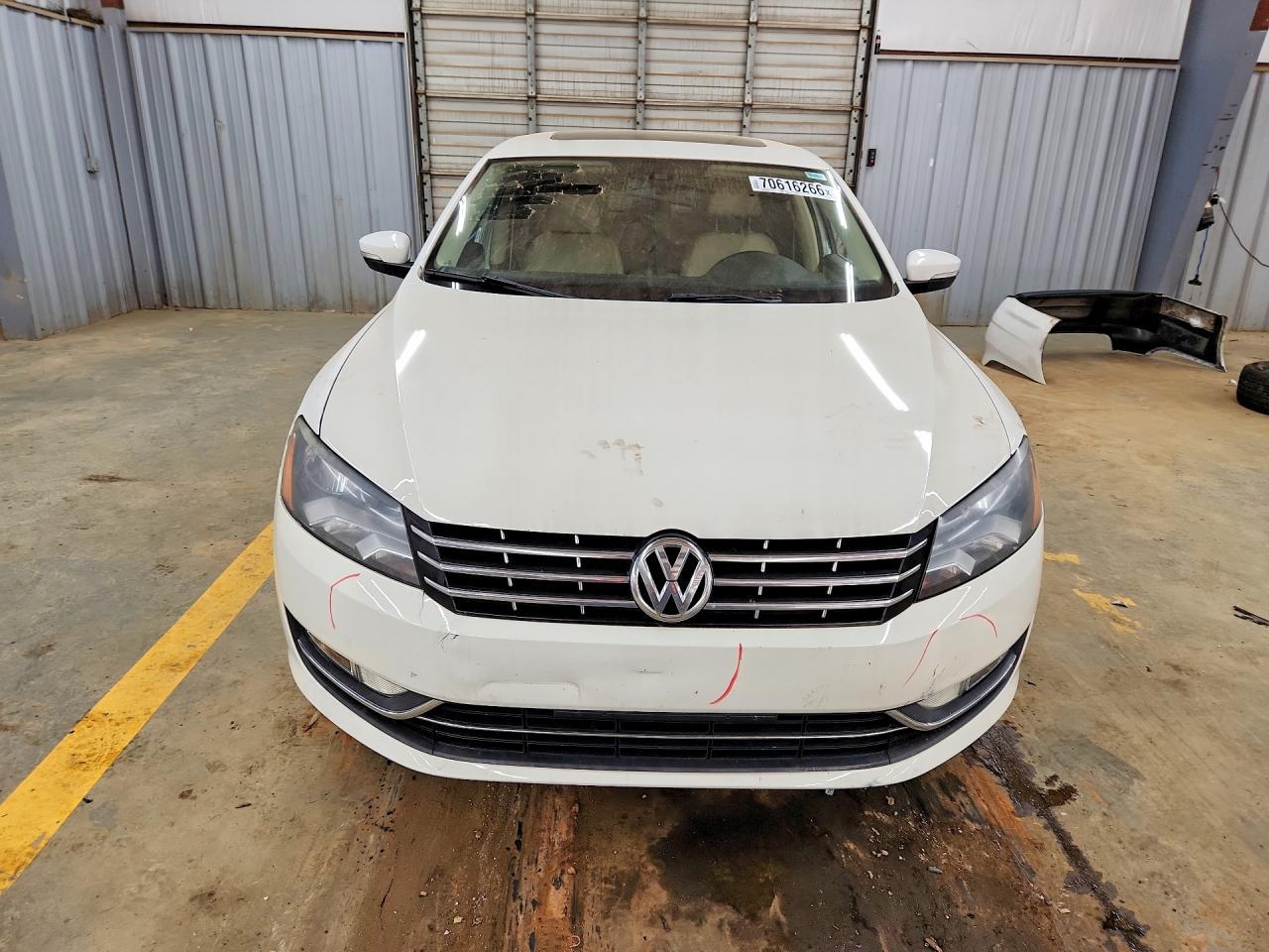 2013 Volkswagen Passat Se - Image 5