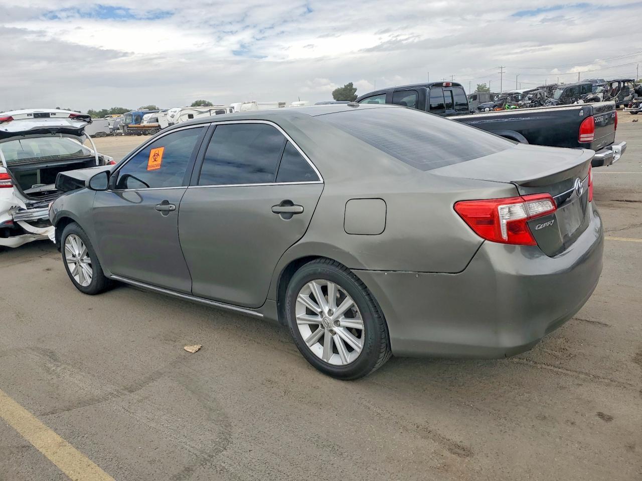 2012 Toyota Camry Hybrid Xle - Image 2