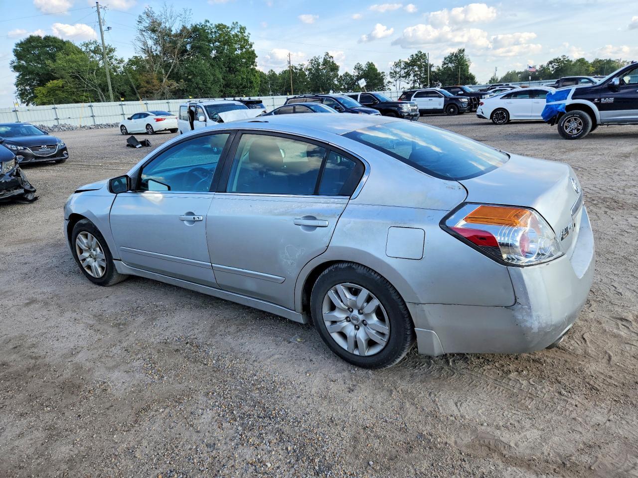 2009 Nissan Altima 2.5 - Фото 2