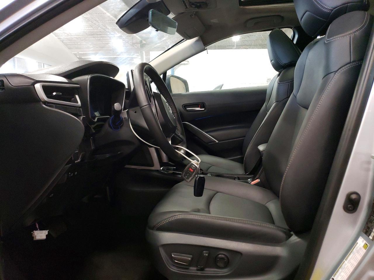 2025 Toyota Corolla Cross Xle - Фото 7