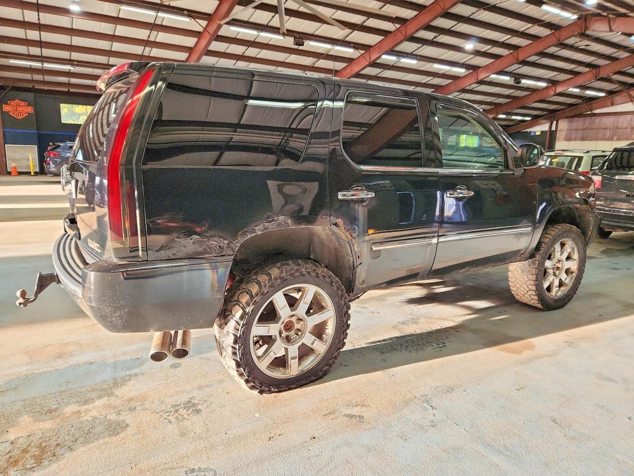 2007 Cadillac Escalade Luxury - Image 3
