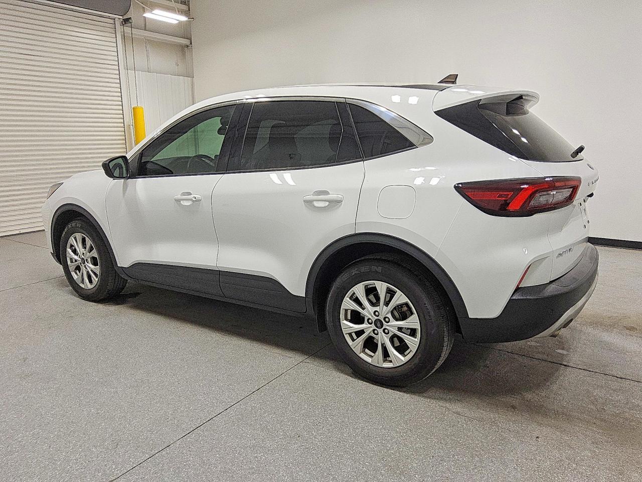2023 Ford Escape Active - Image 2