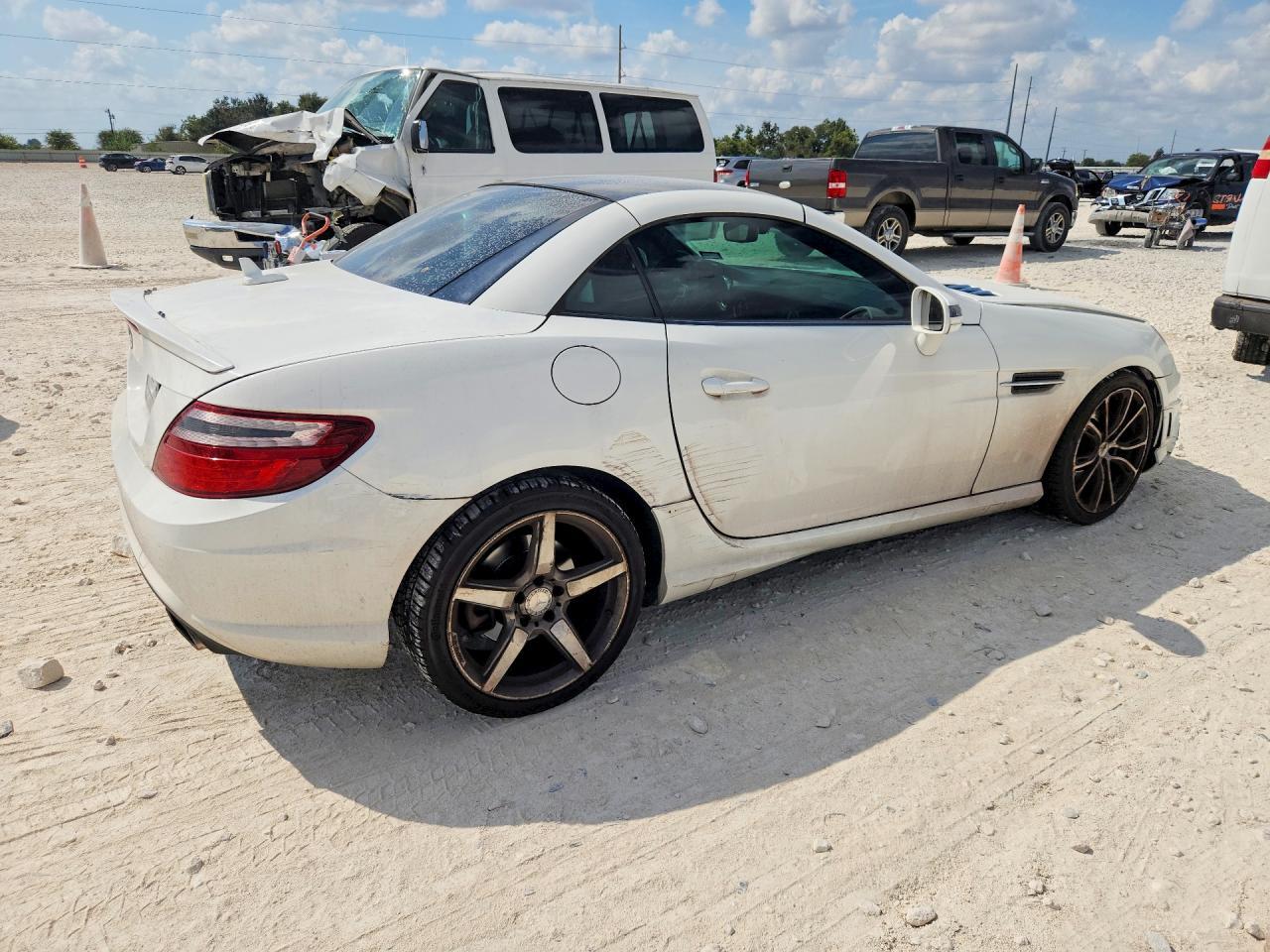 2015 Mercedes-Benz Slk 250 - Image 3