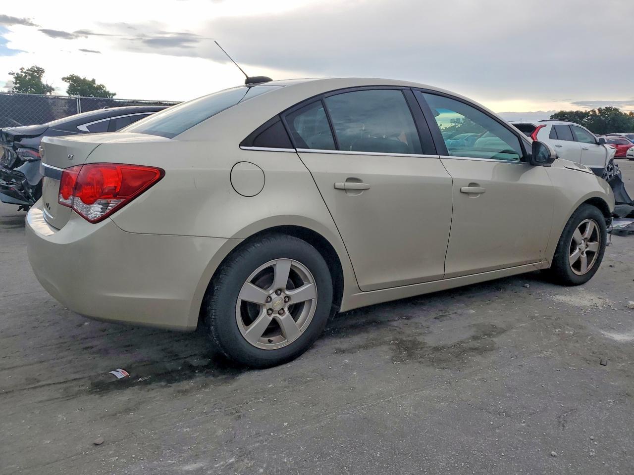 2016 Chevrolet Cruze Limited Lt - Image 3