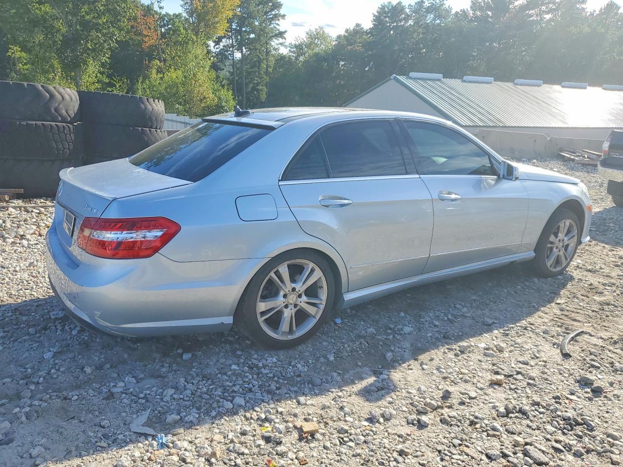 2013 Mercedes-Benz E 550 4Matic - Image 3