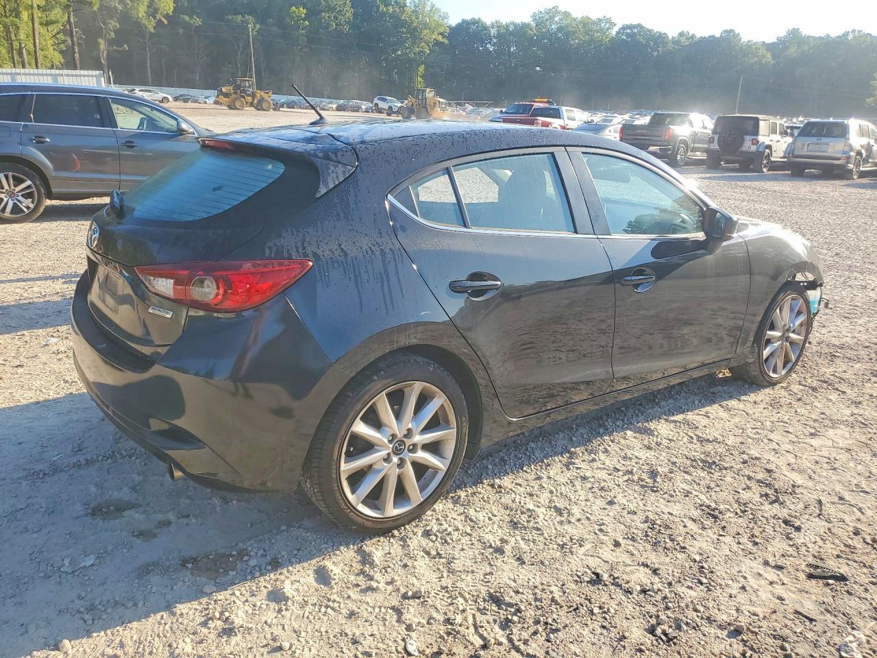 2017 Mazda 3 Touring - Фото 3