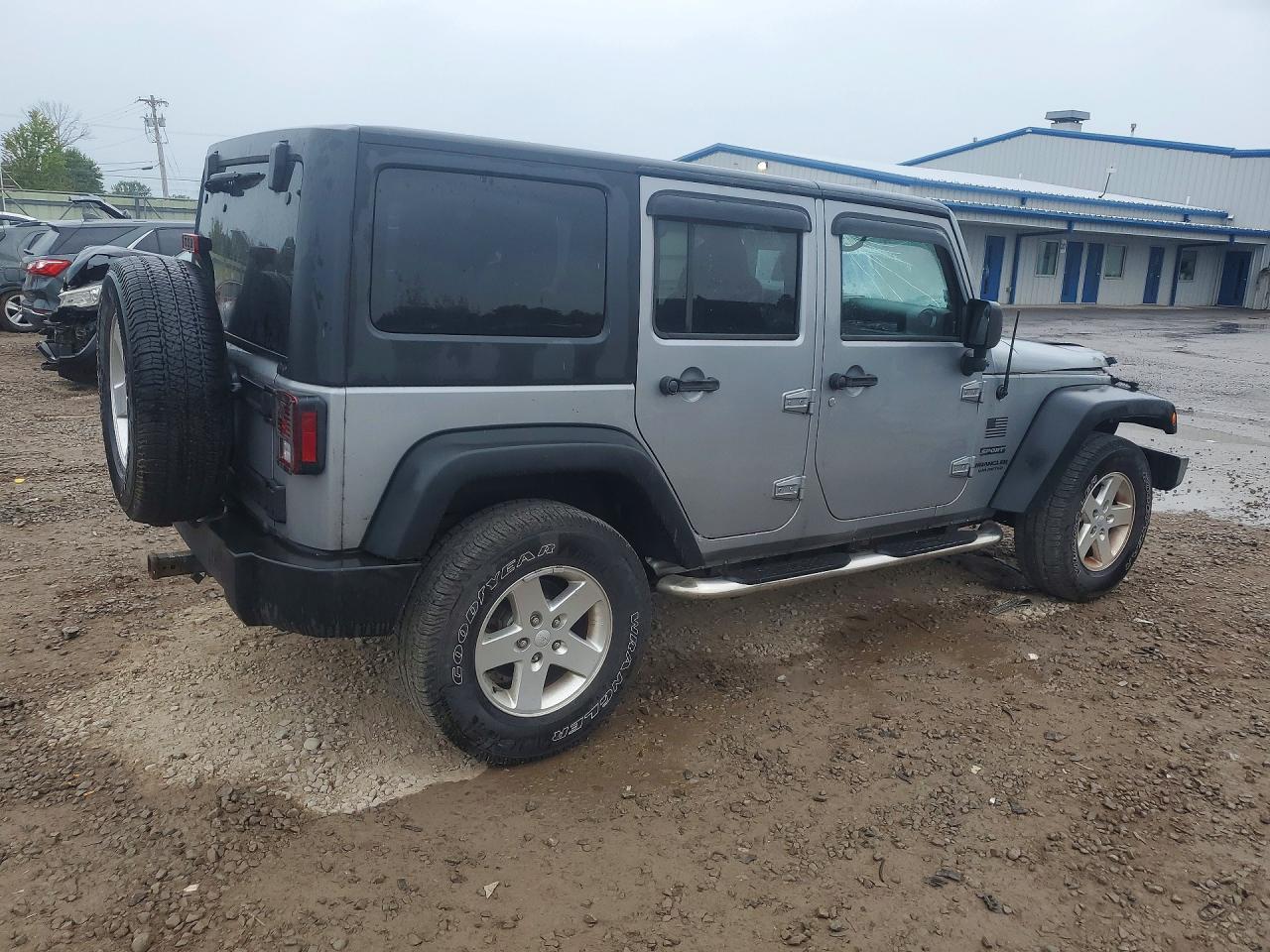 2014 Jeep Wrangler Unlimited Sport - Image 3