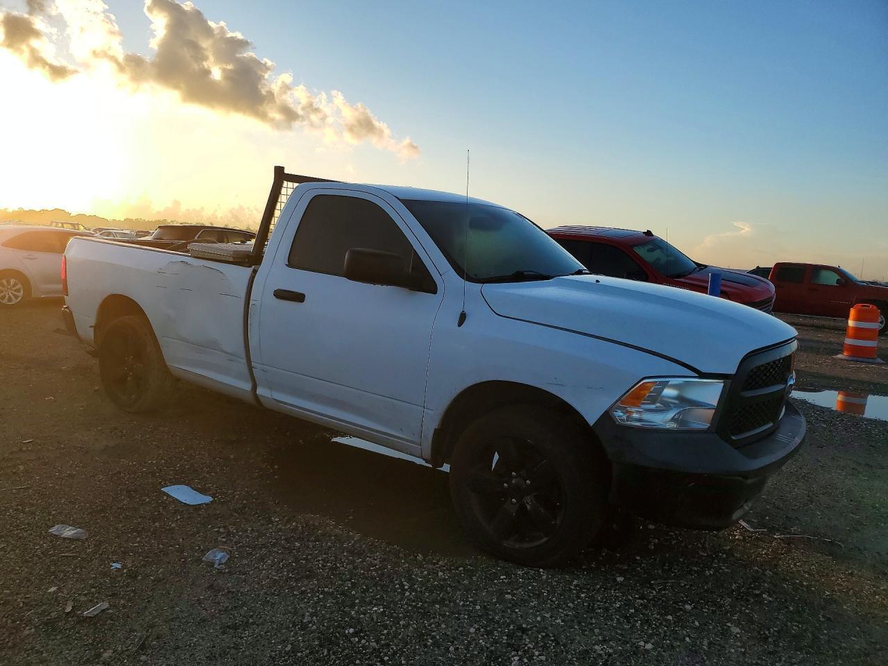 2019 Ram 1500 Classic Tradesman - Фото 4