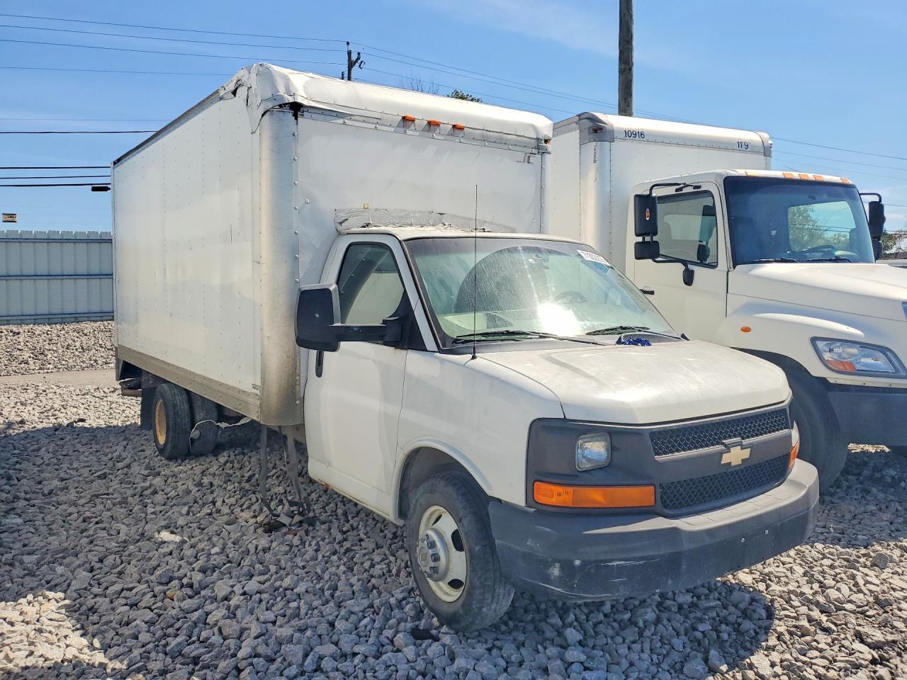 2014 Chevrolet Express - Box Truck - Фото 4