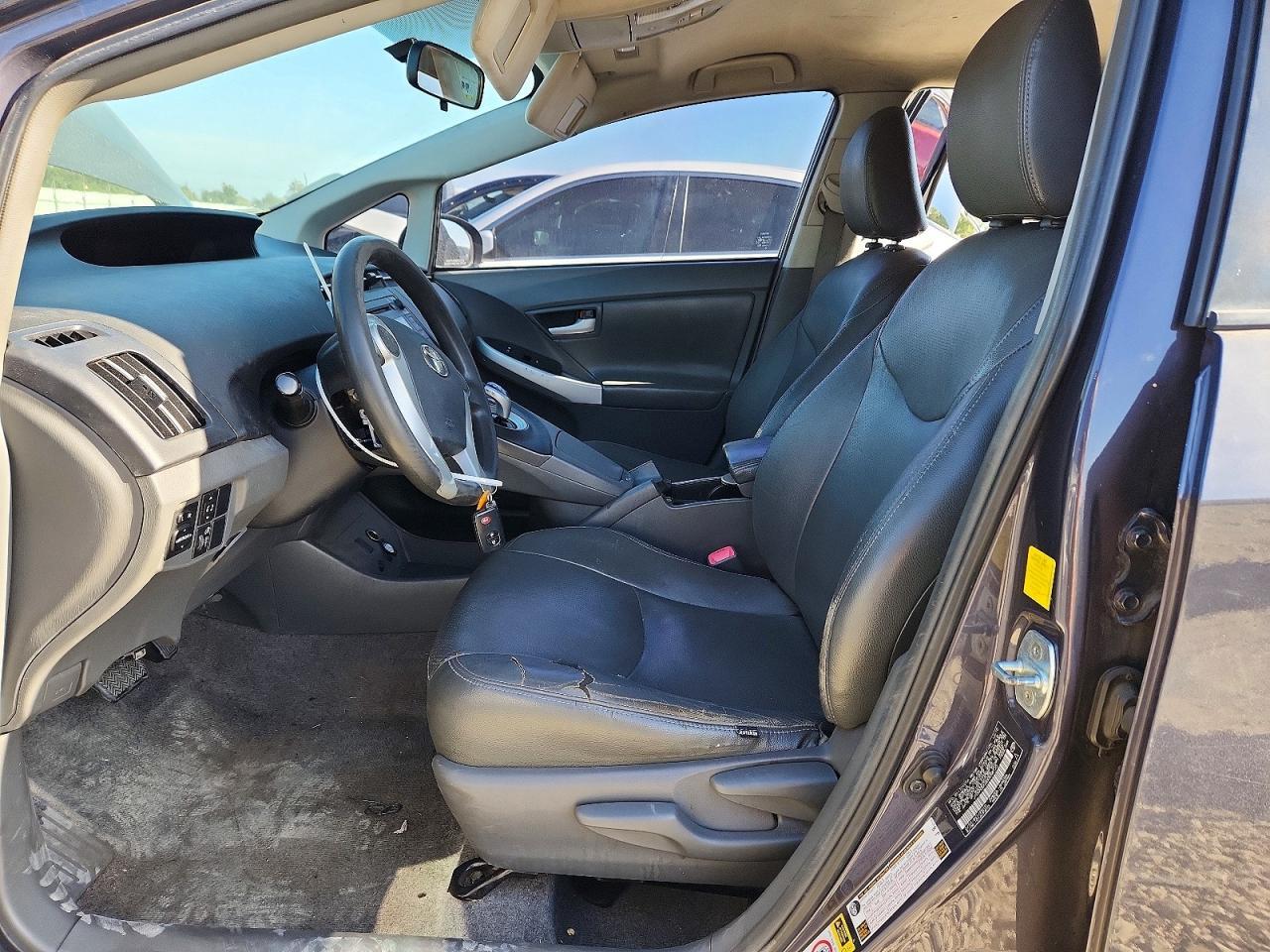 2011 Toyota Prius Two - Фото 7