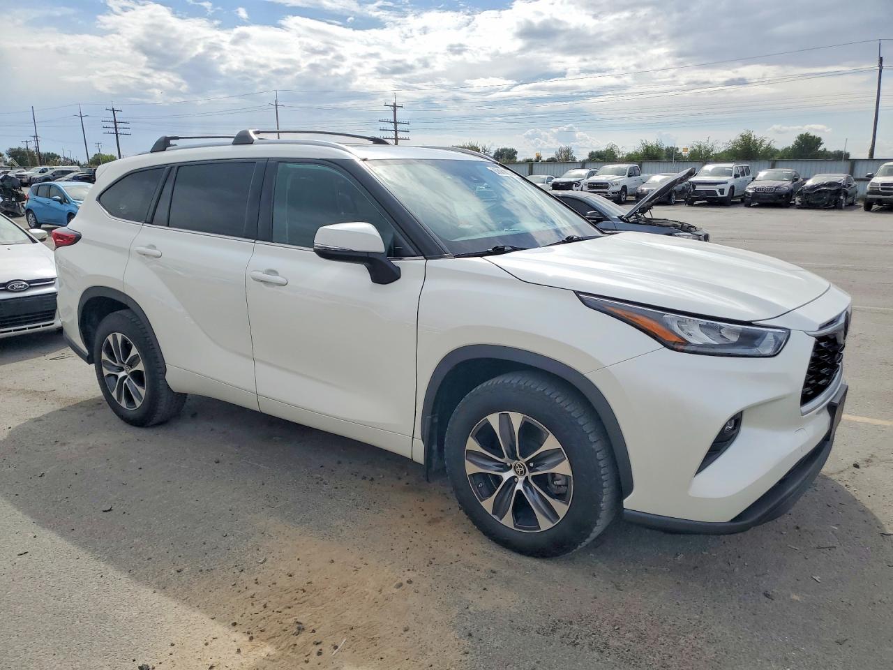 2020 Toyota Highlander Xle - Image 4