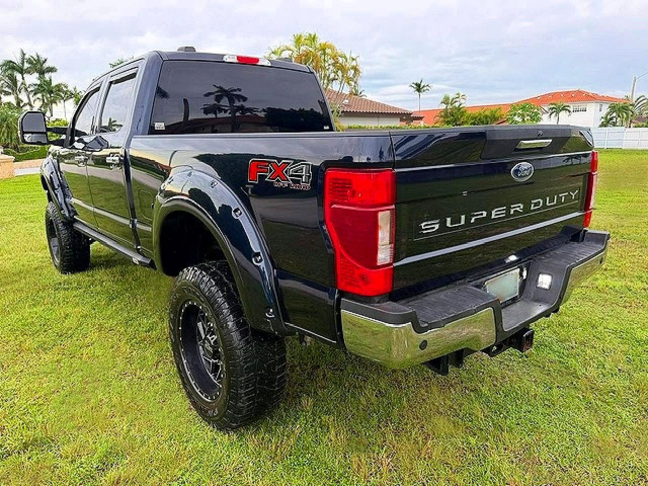 2021 Ford F250 Super Duty - Фото 2