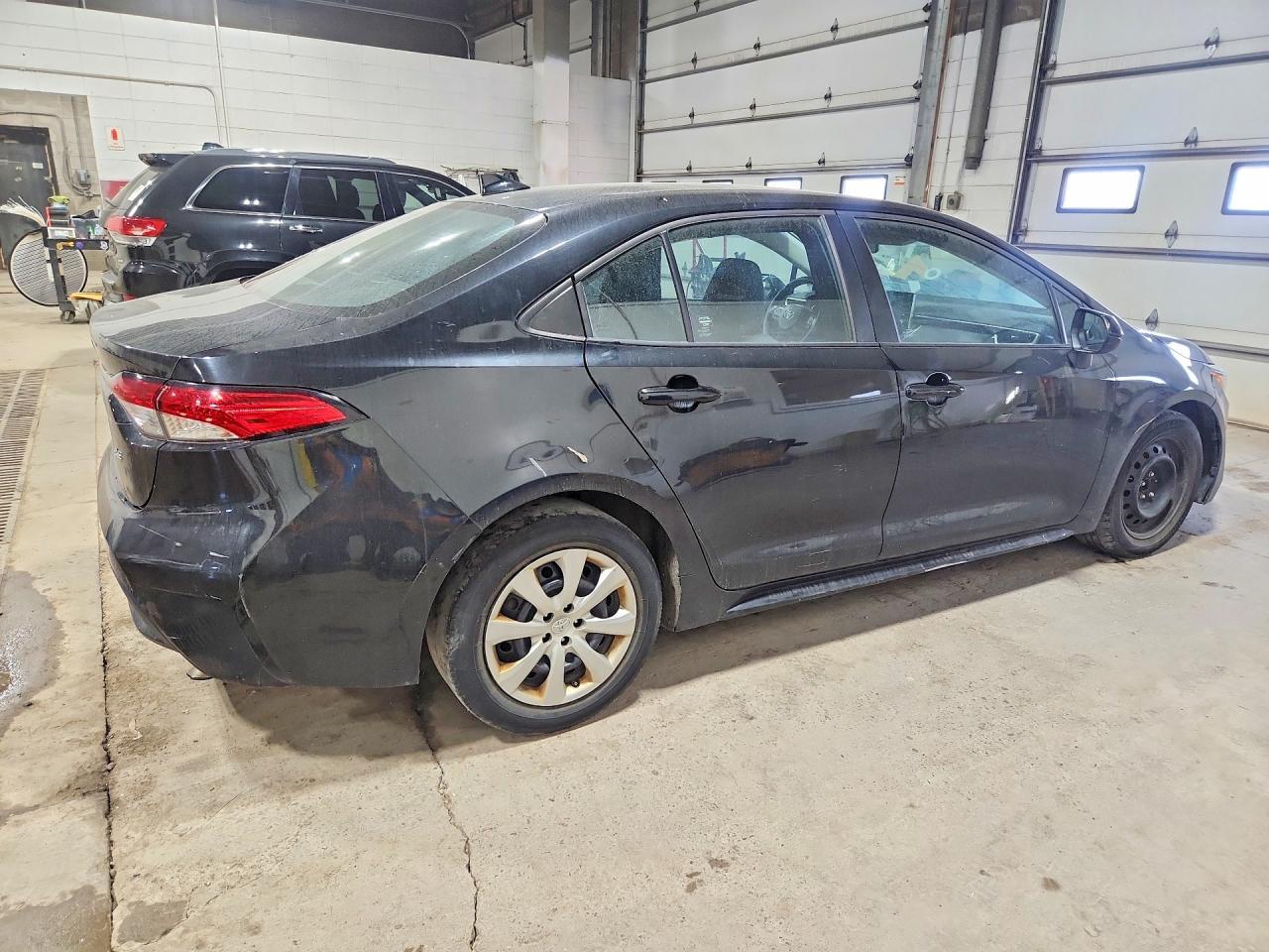 2021 Toyota Corolla Le - Image 3
